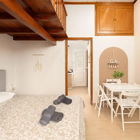 Dionysia Sea Side By Greece * Selianítika