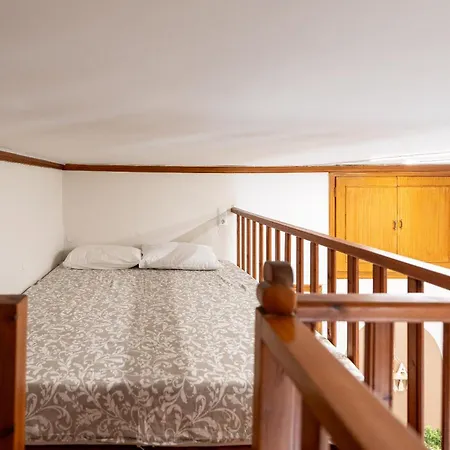 Dionysia Sea Side By Greece * Σελιανίτικα