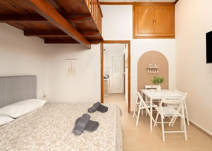 Dionysia Sea Side By Greece * Selianítika